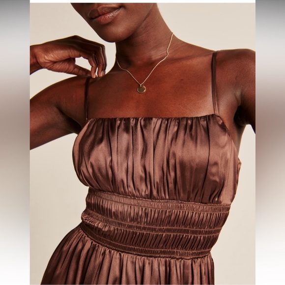 NWOT ABERCROMBIE & FITCH Satin MIDI/Maxi Dress Side Slit Silk like Satin (Brown) - Picture 3 of 4